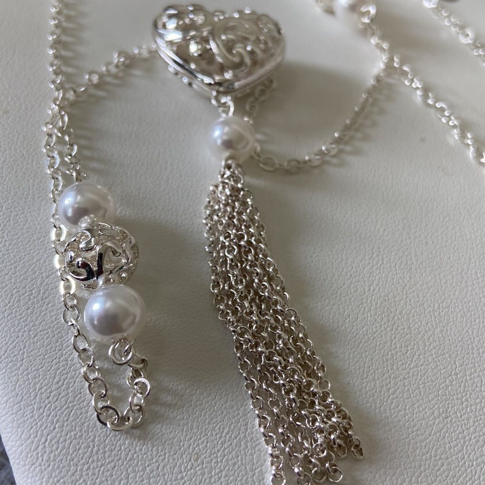 Kim Rogers Inspiration Silvertone Heart Faux Pearl Fringe Long Necklace 32” NWT - Picture 8 of 8